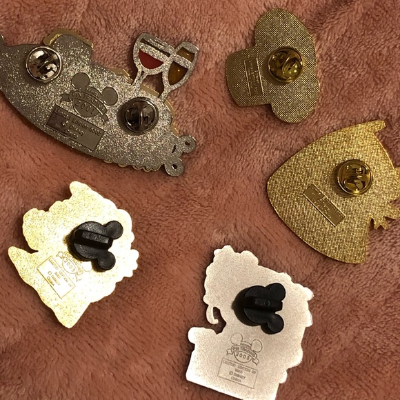 Disney Pin Set✨ - Picture 6 of 10